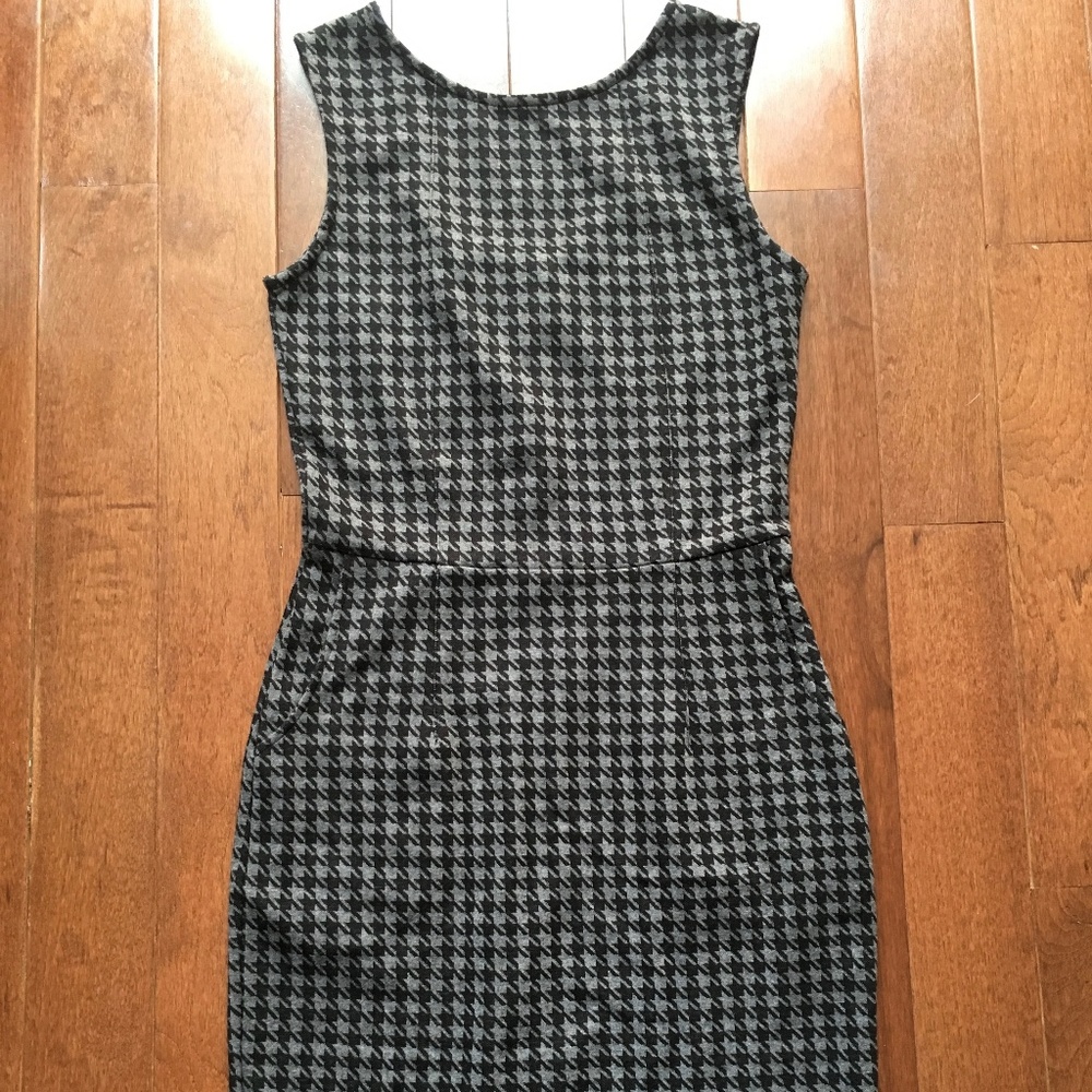 Hush Puppies Apparel Houndstooth Pencil Dress